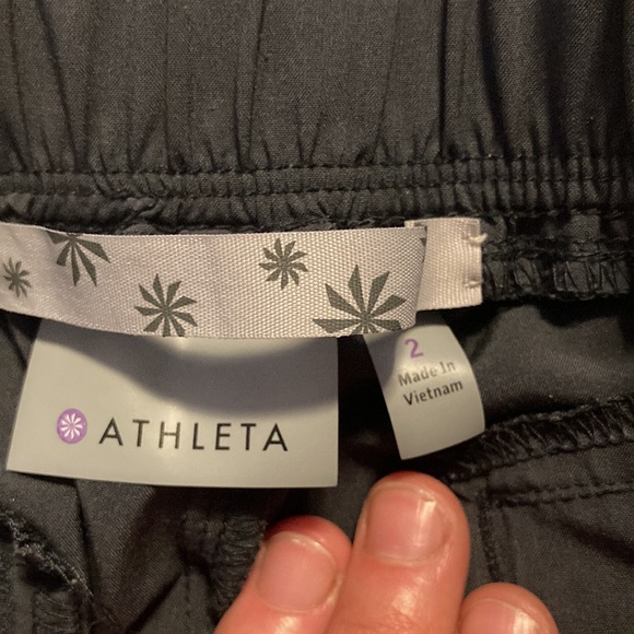 Athleta crop jogger pant street style athletic super light - Picture 2 of 4